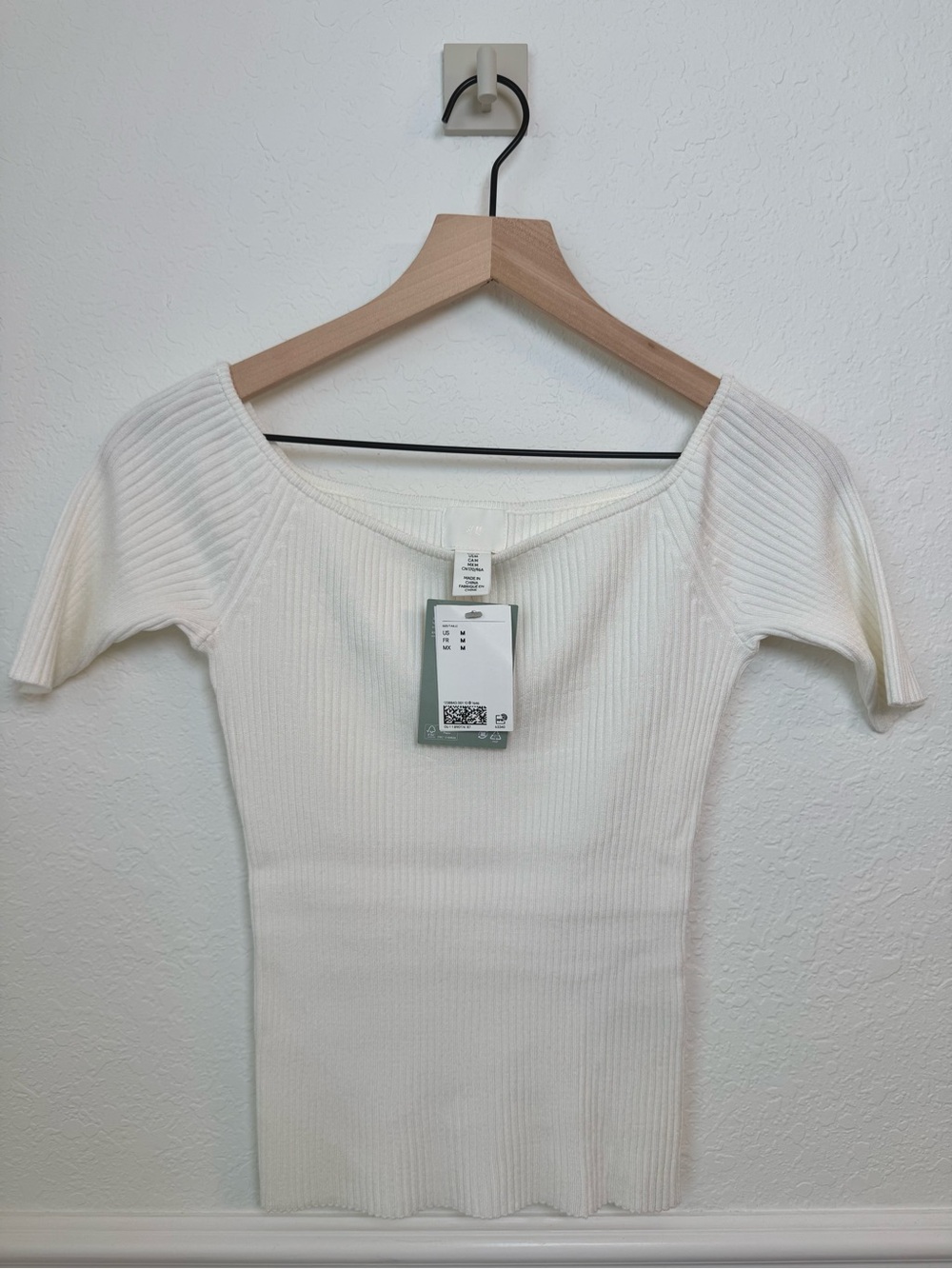 NWT H&M Ivory Ribbed Knit Scoop Neck Fitted Top Size M